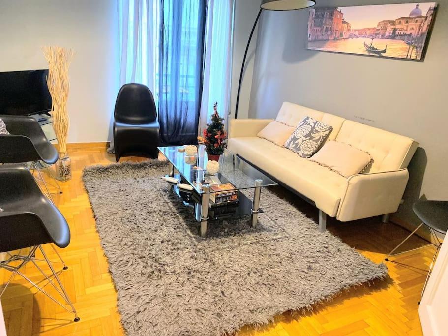 2Bdr Olympianzeus Apt With Netflix เอเธนส์ ภายนอก รูปภาพ