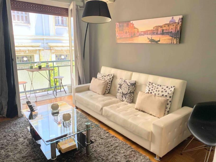 2Bdr Olympianzeus Apt With Netflix เอเธนส์ ภายนอก รูปภาพ