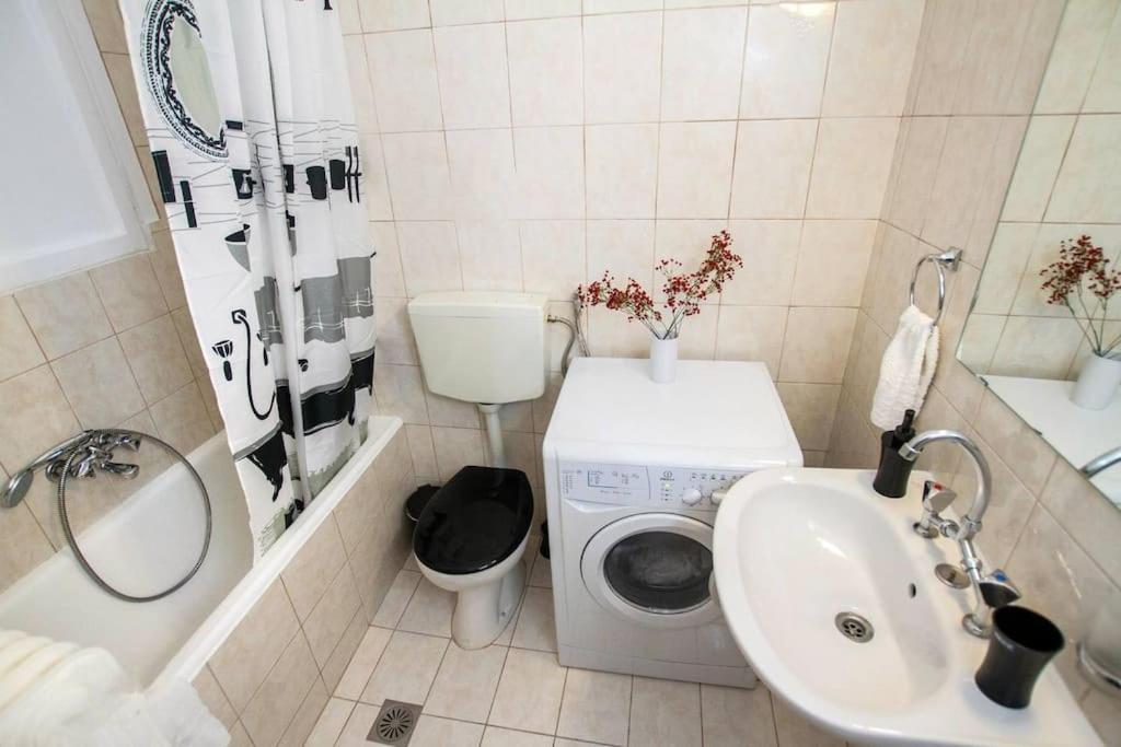 2Bdr Olympianzeus Apt With Netflix เอเธนส์ ภายนอก รูปภาพ