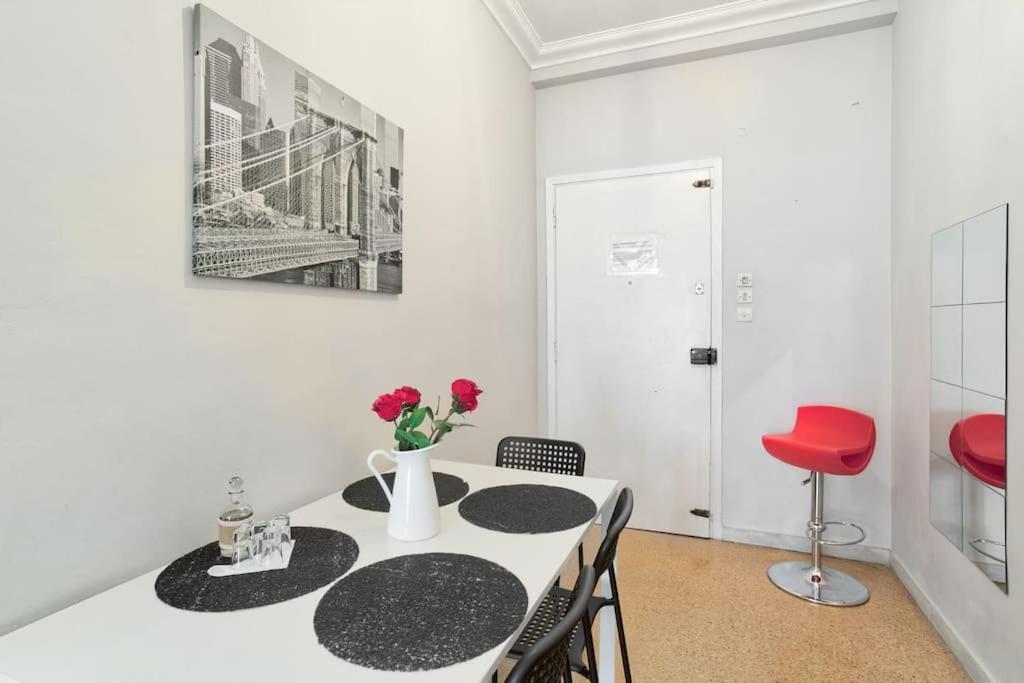 2Bdr Olympianzeus Apt With Netflix เอเธนส์ ภายนอก รูปภาพ