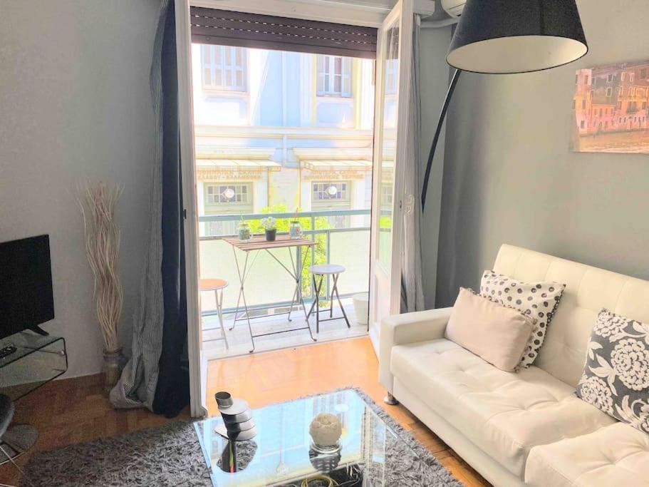 2Bdr Olympianzeus Apt With Netflix เอเธนส์ ภายนอก รูปภาพ