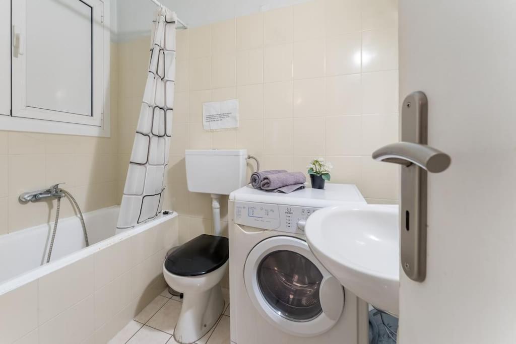 2Bdr Olympianzeus Apt With Netflix เอเธนส์ ภายนอก รูปภาพ