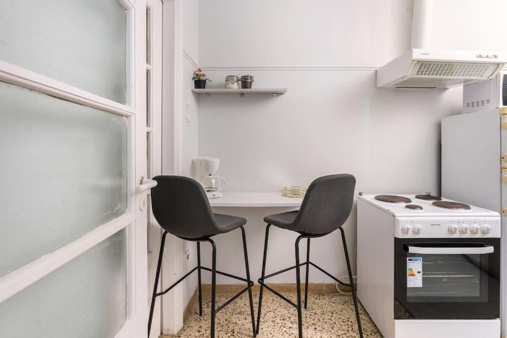 2Bdr Olympianzeus Apt With Netflix เอเธนส์ ภายนอก รูปภาพ